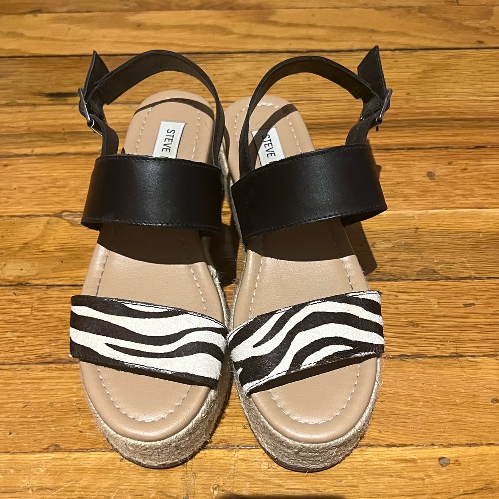 Steve Madden Black And White Zebra Plaform Sandal